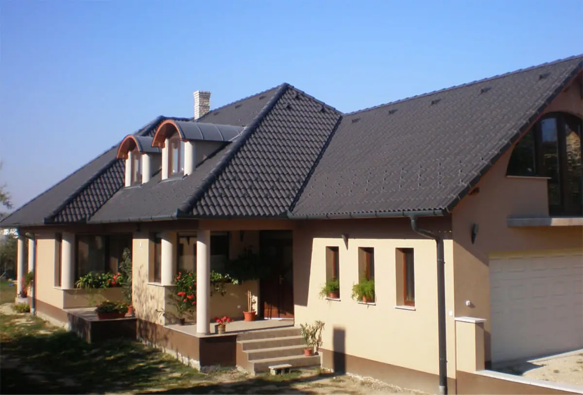 Rodinný dom s novou strechou